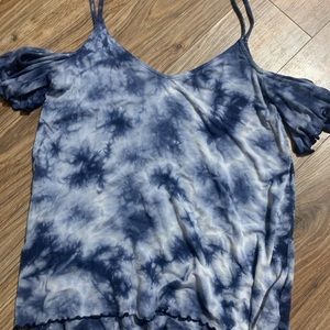 American Eagle off the shoulder tee